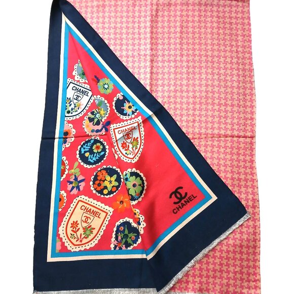 CHANEL Luxury Vintage Pink Multi-Color Charmed CC Blanket Scarf Shawl Wrap - Picture 6 of 15